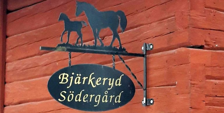 Bild på skylt Bjärkeryd Södergård