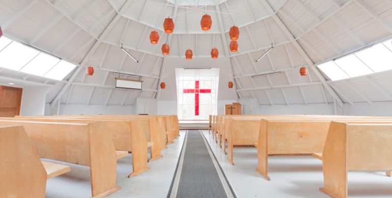 Bild inifrån kyrkan Östgötagården