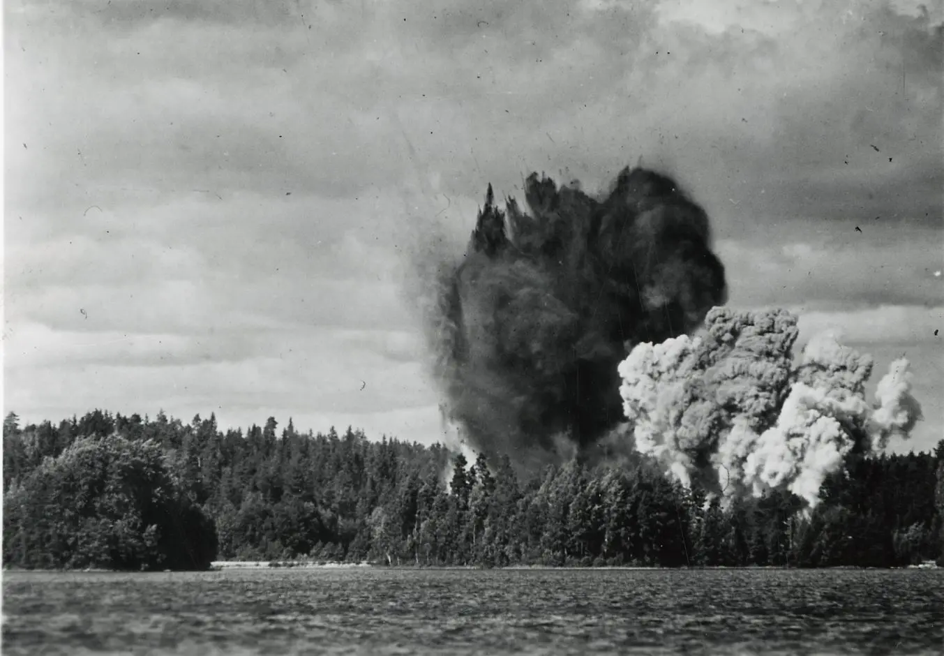 Bild på övningsbomningen från 1940